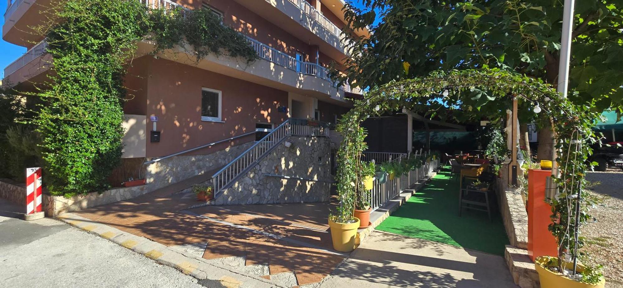 Hotel Sebastian Меджугорье Экстерьер фото
